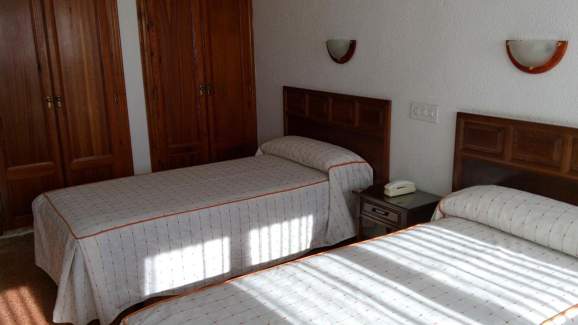 Hotel-Motel Sol II Requena Room photo